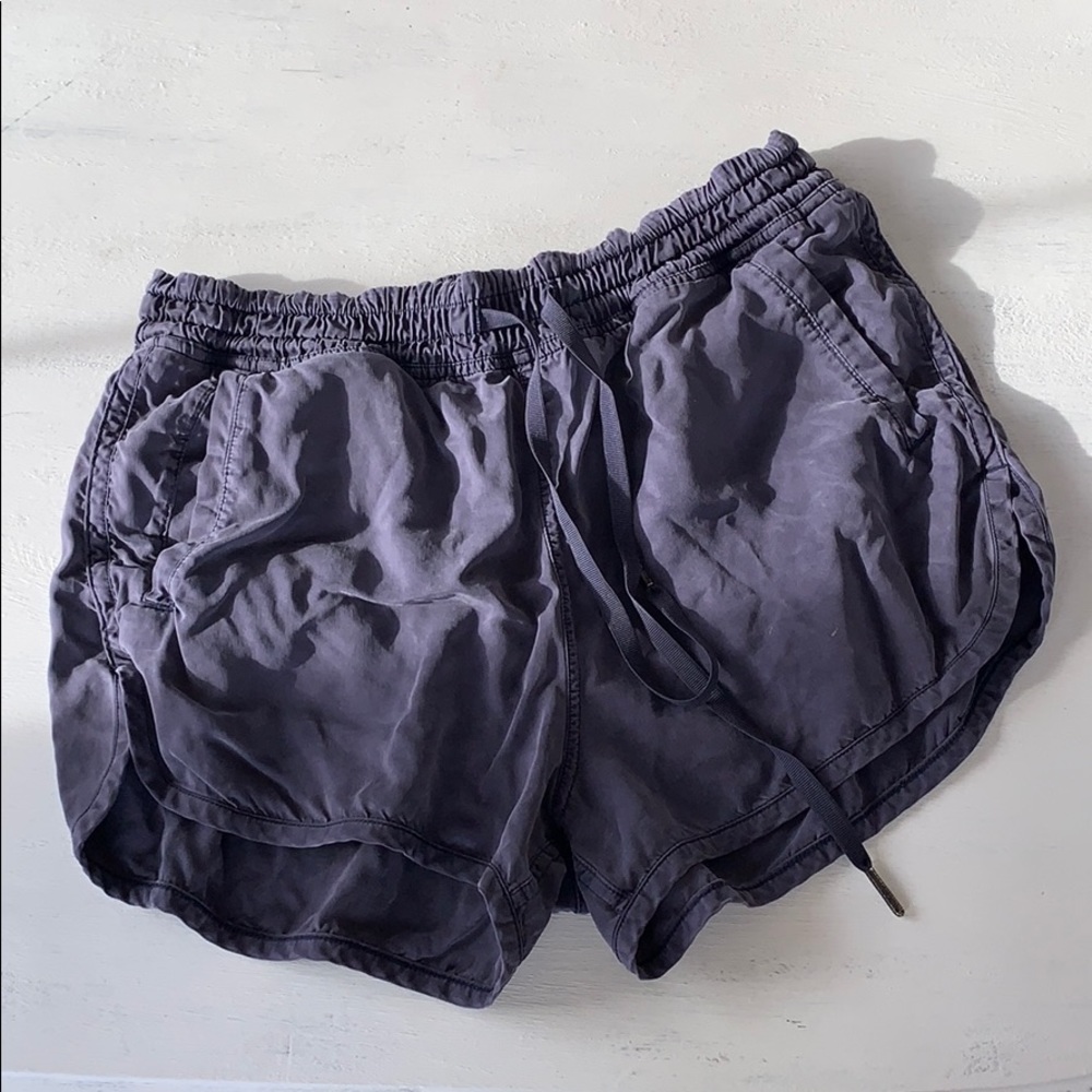 // Vintage-esque Lululemon Shorts //